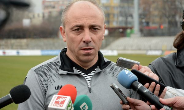 Илиан Илиев: Някои от футболистите на Черно море подхождат лежерно